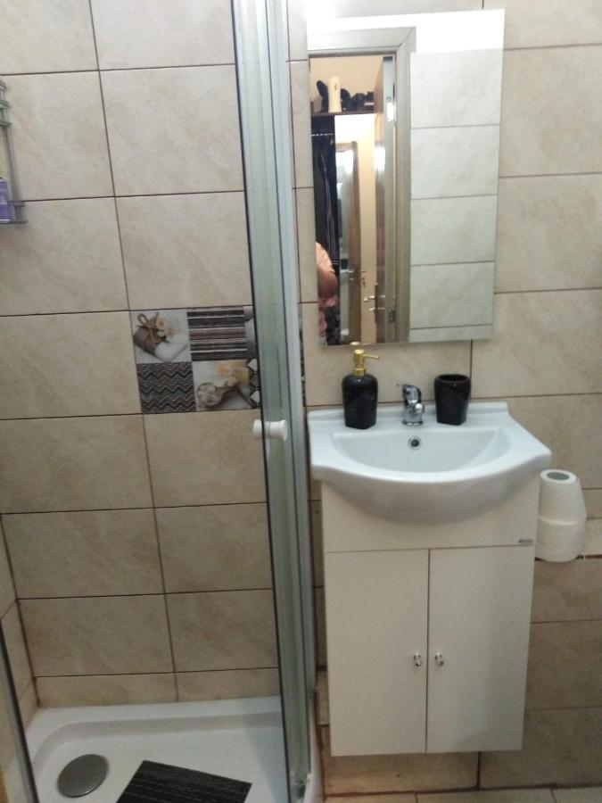 Studio Бухарест Экстерьер фото